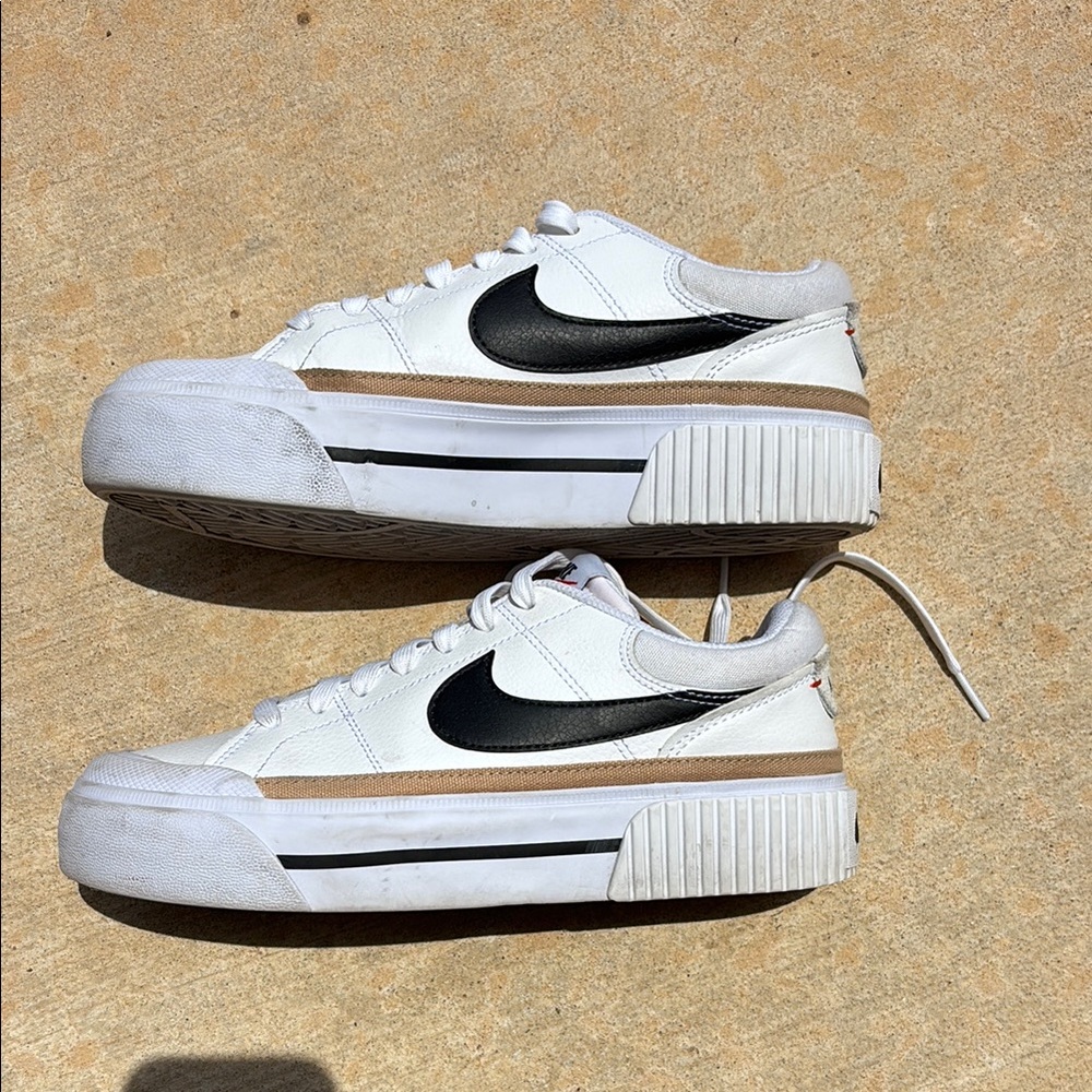 Nike White and Black Low-Top Sneakers - Picture 3 of 5